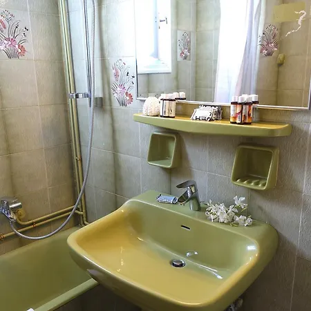 Le Coq * Mykonos Town